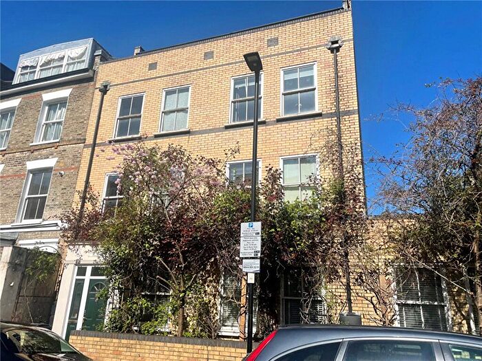 2 Bedroom Apartment To Rent In Moray Road, London, N4