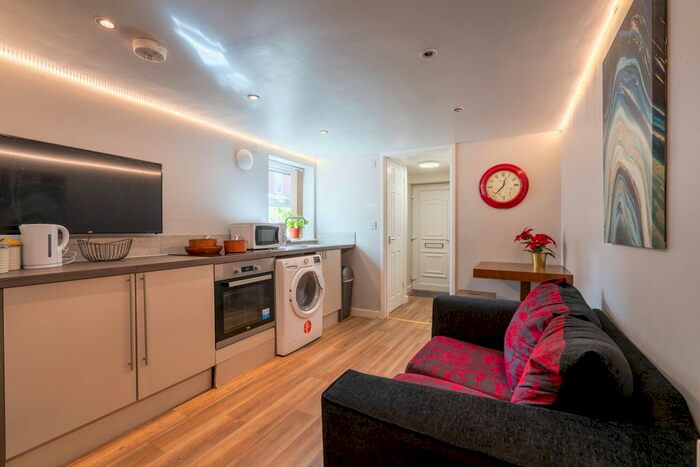 2 Bedroom Terraced House To Rent In West Parade, Lincoln, / Academic Year, LN1