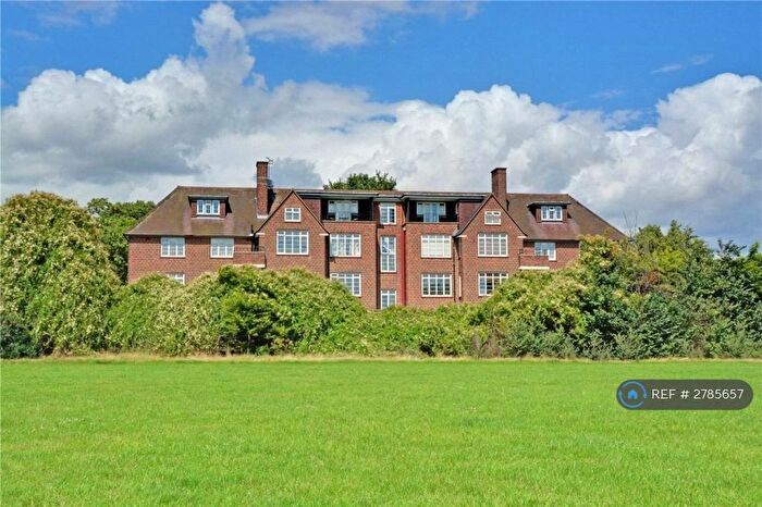 2 Bedroom Flat To Rent In Tyler House, London, SE3