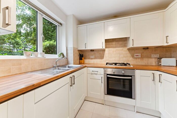 1 Bedroom Flat For Sale In All Saints Avenue, Maidenhead, SL6