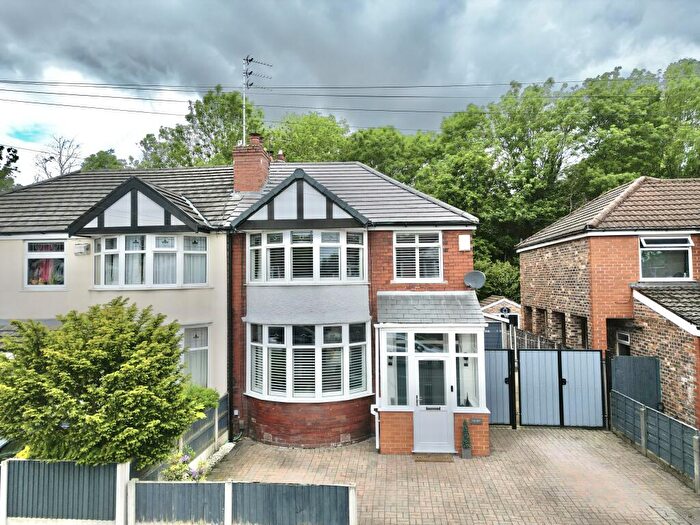 3 Bedroom Semi Detached House For Sale In Chestnut Drive, Sale, Trafford, M33