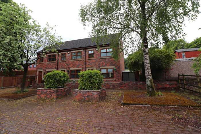 3 Bedroom House To Rent In Shaftesbury Avenue, Darwen, BB3