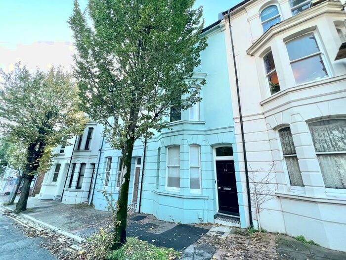 1 Bedroom Apartment To Rent In Egremont Place, Brighton, BN2