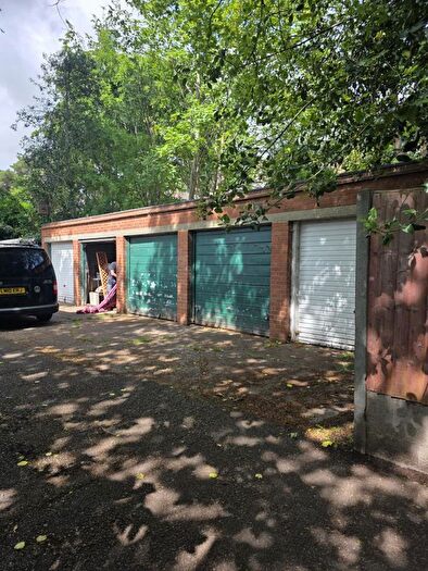 Garage / Parking To Rent In Hornsey Lane, Highgate, N6