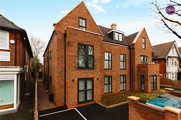 2 Bedroom Flat To Rent In The Avenue, Watford, Hertfordshire, WD17
