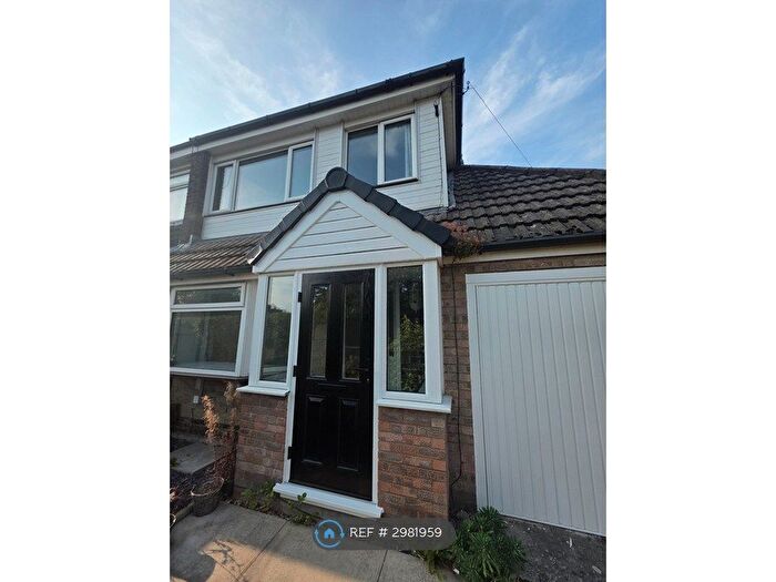 4 Bedroom Semi-Detached House To Rent In Haddon Close, Macclesfield, SK11