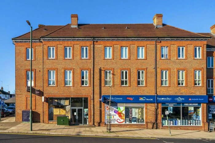 2 Bedroom Flat To Rent In Alberon Gardens, Alberon Gardens, NW11