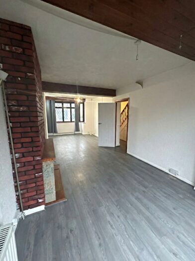 3 Bedroom End Of Terrace House To Rent In Brentwood Road, Romford, RM1