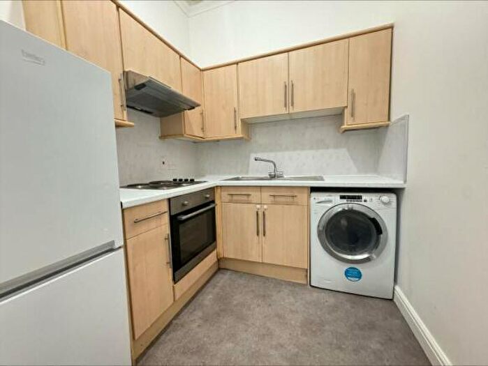 2 Bedroom Apartment To Rent In Alhambra Road, Southsea, PO4