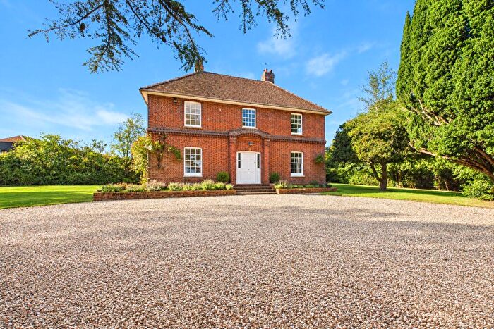 5 Bedroom Detached House To Rent In Grazeley, Reading, Berkshire, RG7