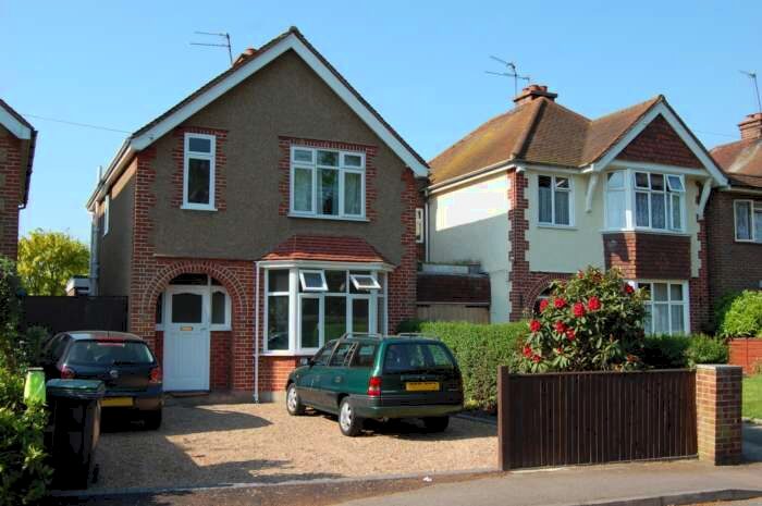 3 Bedroom Property To Rent In Simplemarsh Road, Addlestone, KT15