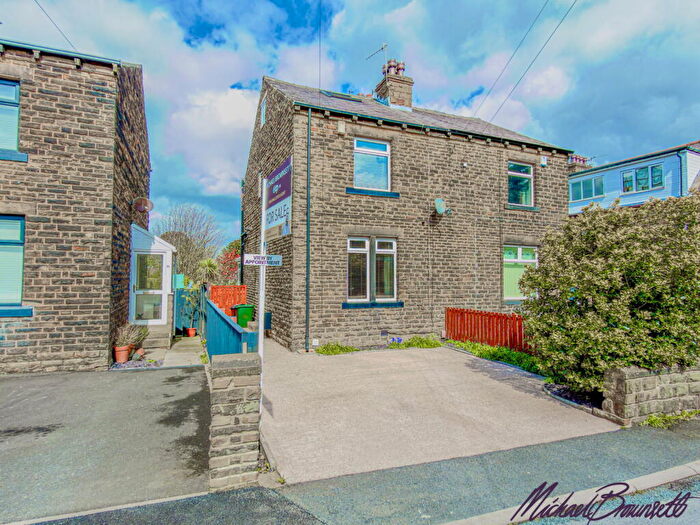 3 Bedroom Semi-Detached House For Sale In Poplar Grove, Bradford, BD7