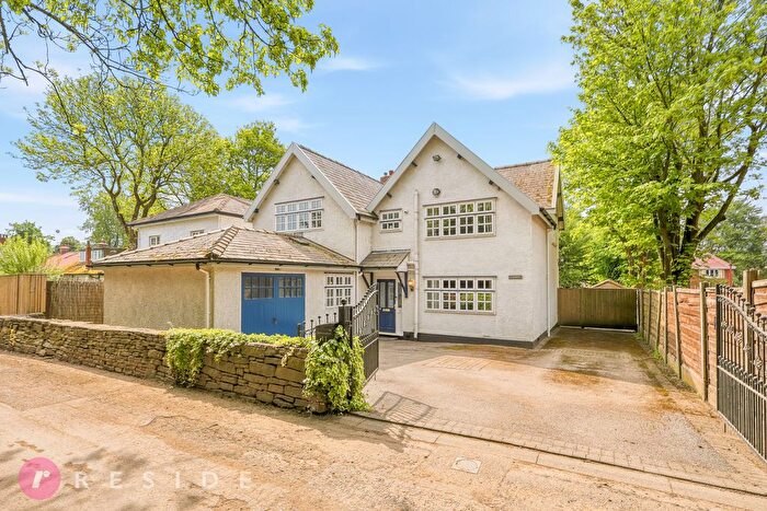 4 Bedroom Detached House For Sale In Broadhalgh Avenue, Bamford, Rochdale, OL11