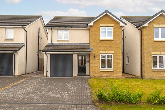 4 Bedroom Detached House For Sale In Croft Park Crescent, Whitburn, EH47