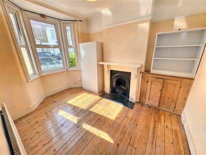 2 Bedroom House To Rent In White Road, Stratford, E15