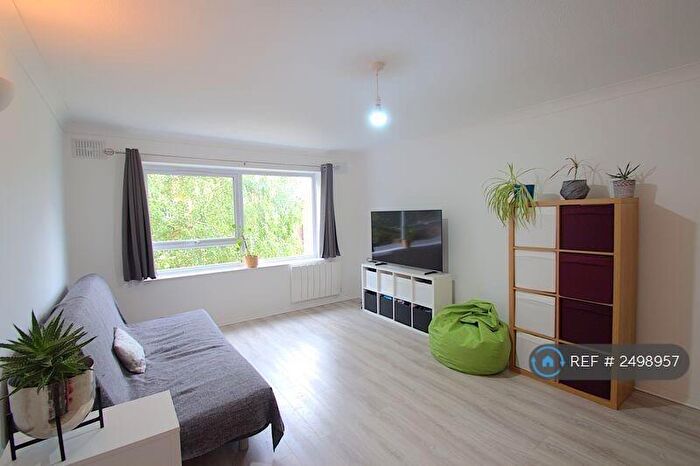 2 Bedroom Flat To Rent In Acacia Court, Harrow, HA1