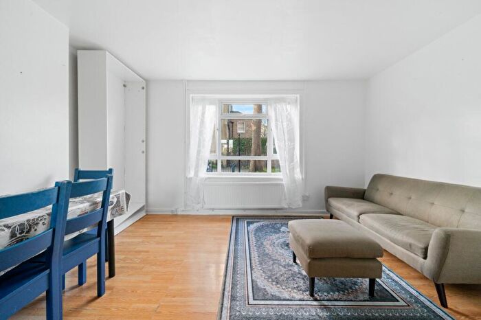 2 Bedroom Maisonette To Rent In John Kennedy Court, Newington Green Road, N1