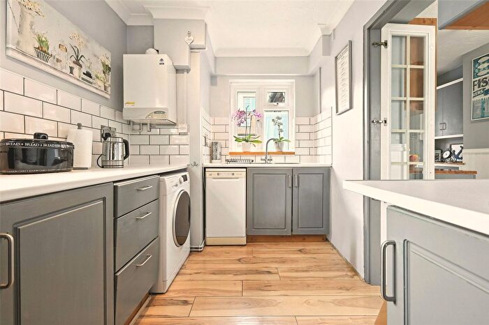 4 Bedroom Detached House For Sale In High Street, Great Wakering, Essex, SS3