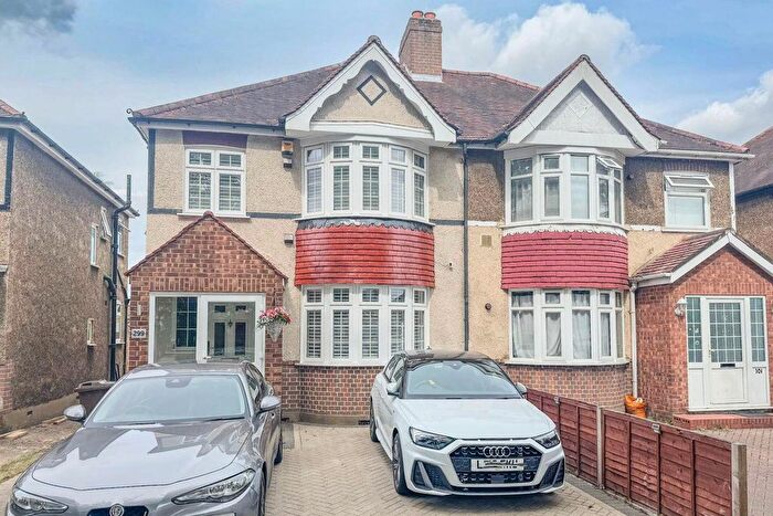 3 Bedroom Semi-Detached House For Sale In Hounslow Road, Hanworth, Middlesex, TW13