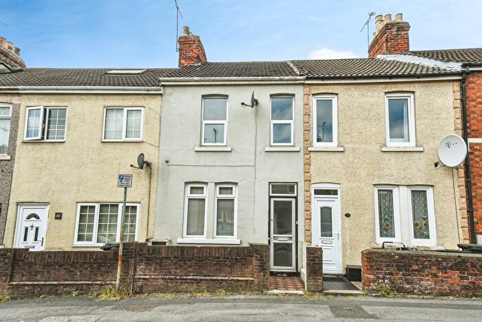 2 Bedroom Terraced House For Sale In George Street, Swindon, SN1