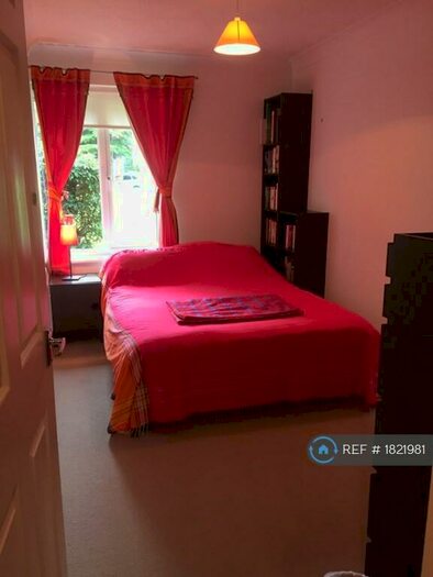 2 Bedroom Flat To Rent In Camberwell, London, SE5