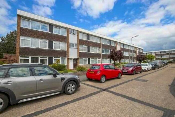 2 Bedroom Flat To Rent In Barton Meadows, Barkingside, IG6