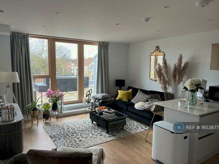 2 Bedroom Flat To Rent In Temple St, Keynsham, BS31