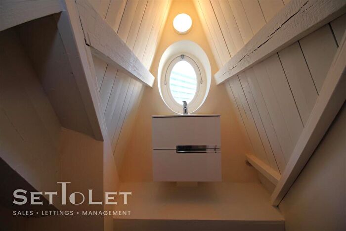 2 Bedroom Apartment To Rent In Queens Building, Queen Street, Leicester, LE1