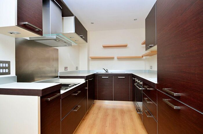 2 Bedroom Flat To Rent In Goldsworth Road, Woking, GU21