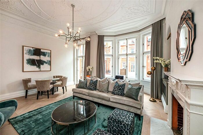 2 Bedroom Flat To Rent In Park Street, Mayfair, London, W1K