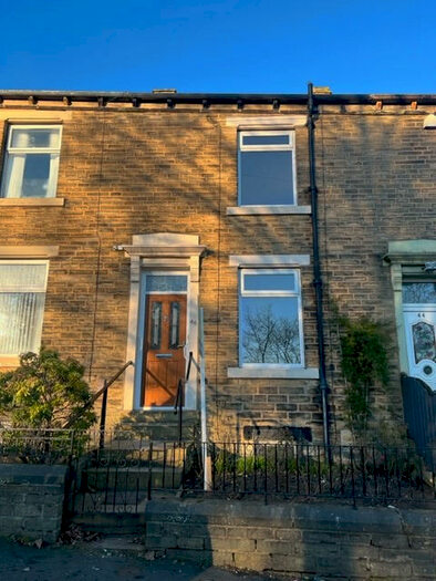 2 Bedroom House To Rent In Clifby, Halifax, HX2
