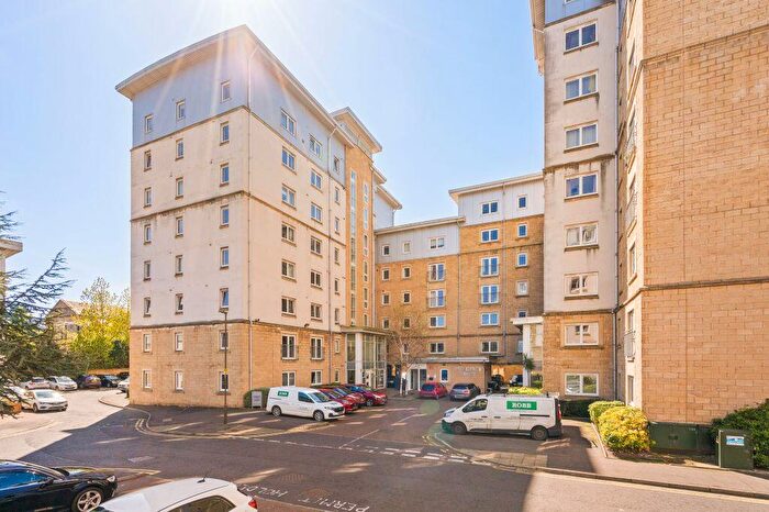 2 Bedroom Flat For Sale In / Pilrig Heights, Edinburgh, EH6