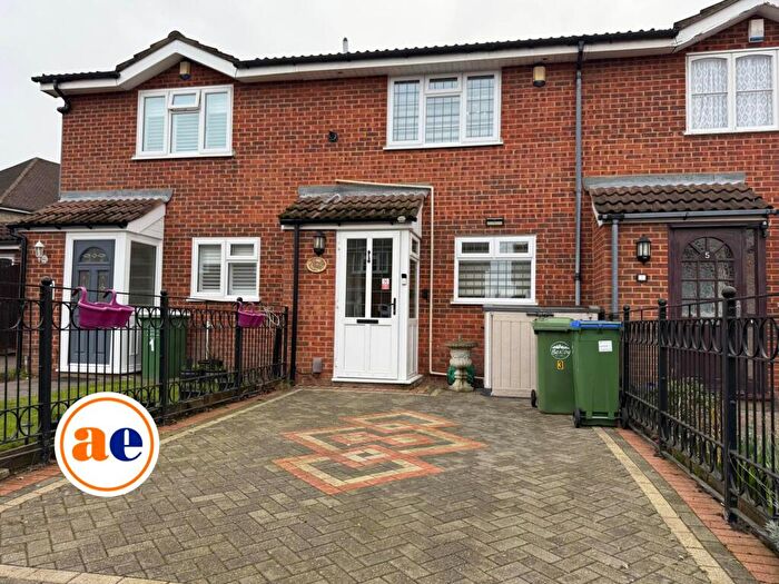 3 Bedroom House For Sale In Foxhollow Drive, Bexleyheath ** Video & D Floorplan Available **, DA7