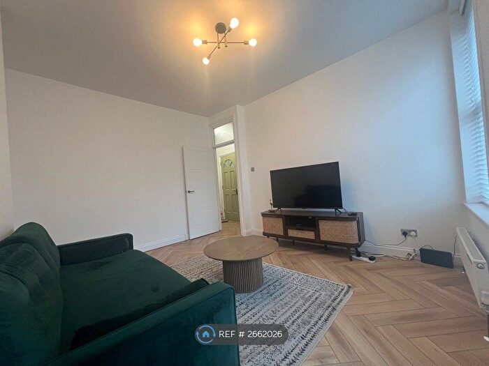 1 Bedroom Flat To Rent In Amersham Road, London, SE14