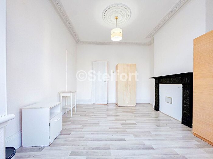 2 Bedroom Flat To Rent In Boleyn Road, London, E7