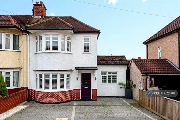 4 Bedroom End Of Terrace House To Rent In Brixham Crescent, Ruislip, HA4