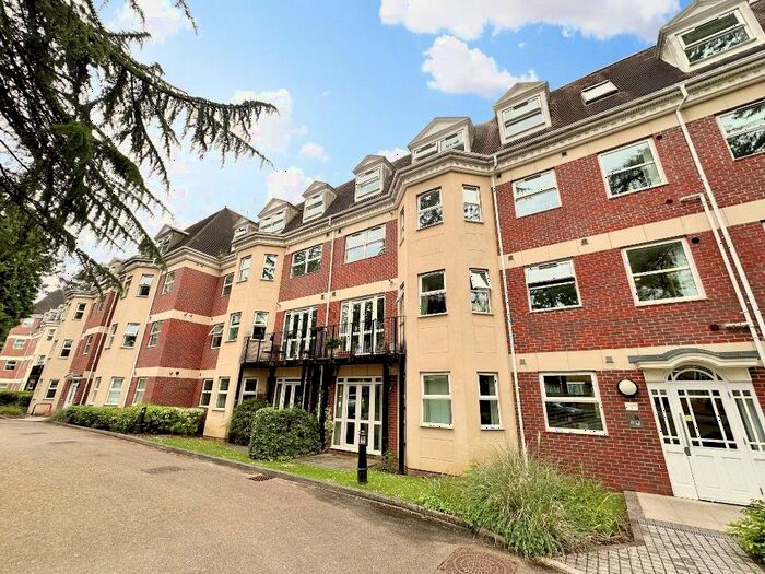 2 Bedroom Flat To Rent In Heathcote Road, Camberley, GU15