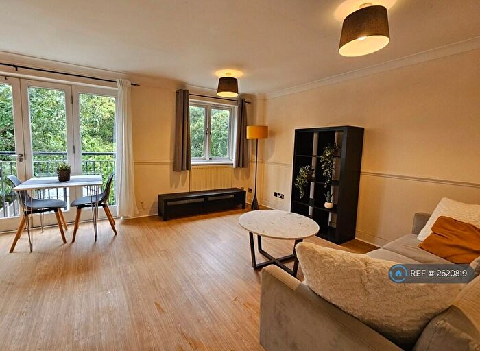 1 Bedroom Flat To Rent In Jamestown Way, London, E14