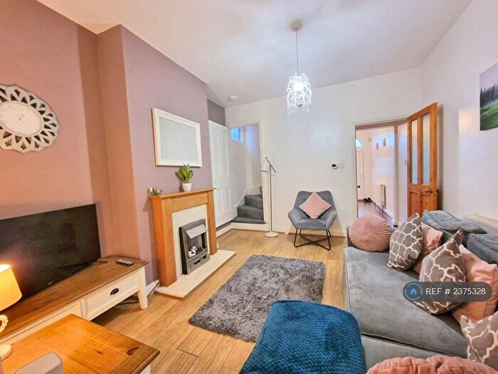 4 Bedroom Terraced House To Rent In Avenue Road, Rowley Regis, B65