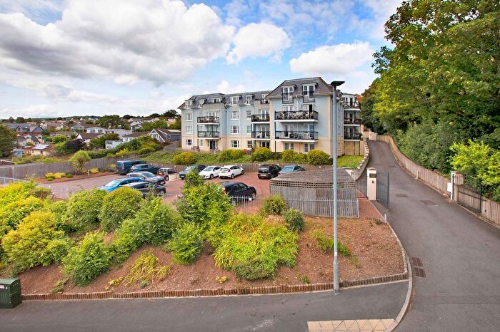 2 Bedroom Flat For Sale In New Road, Kiniver Court New Road, TQ14