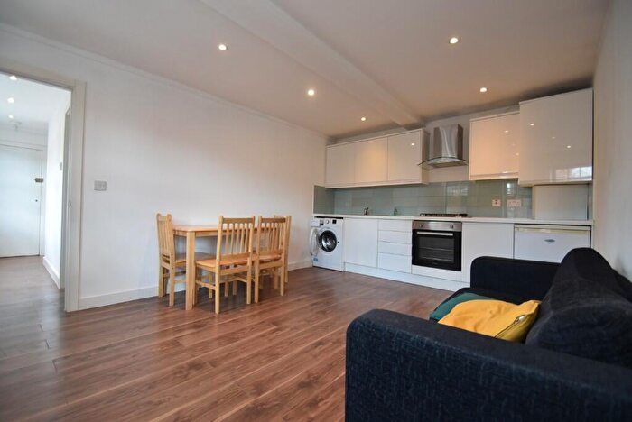 1 Bedroom Apartment To Rent In Kingsway Parade, Albion Road, Stoke Newington, N16