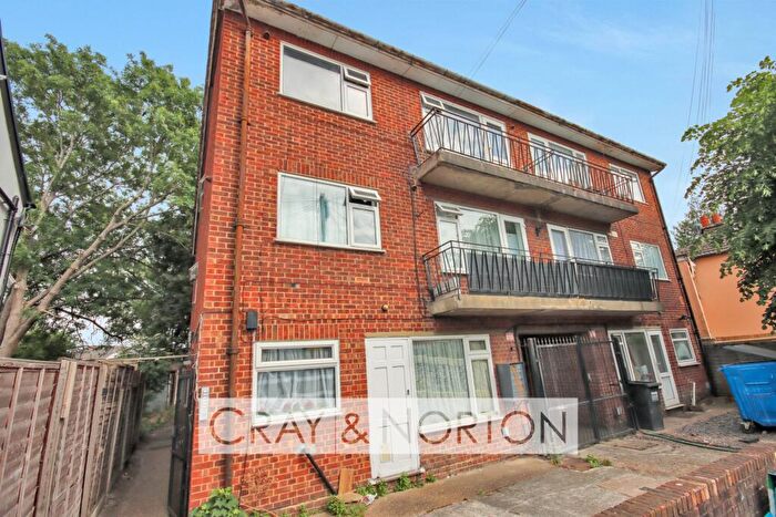2 Bedroom Flat For Sale In Sydenham Road, Croydon, CR0