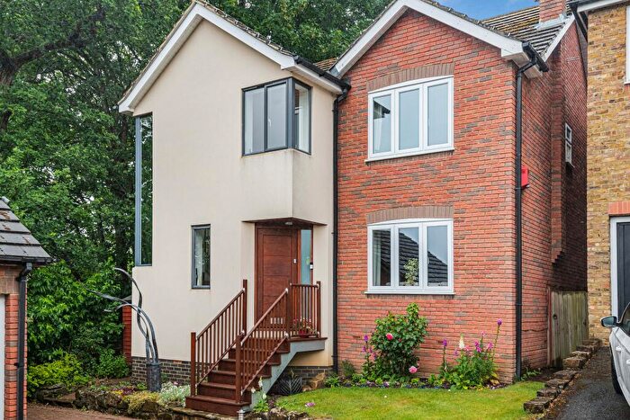 4 Bedroom Detached House For Sale In Ashlyns Court, Berkhamsted, HP4