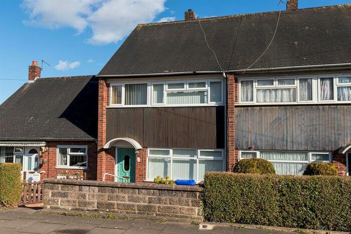 3 Bedroom Semi-Detached House To Rent In Hunters Way, Penkhull, Stoke-On-Trent, ST4