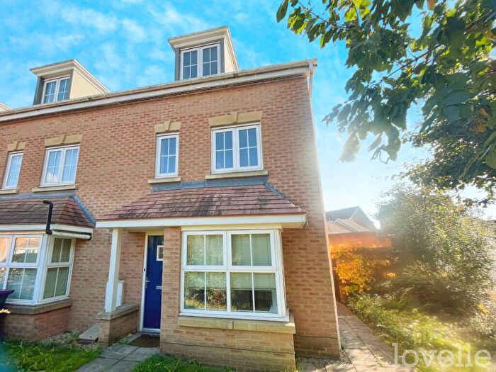 4 Bedroom End Of Terrace House For Sale In The Avenue, Gainsborough, DN21