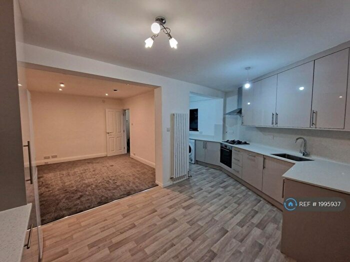 4 Bedroom Semi-Detached House To Rent In Long Drive, Ruislip, HA4