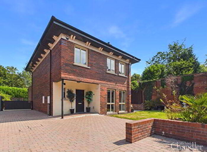 3 Bedroom Detached House For Sale In Malone Park Gardens, Belfast, BT9