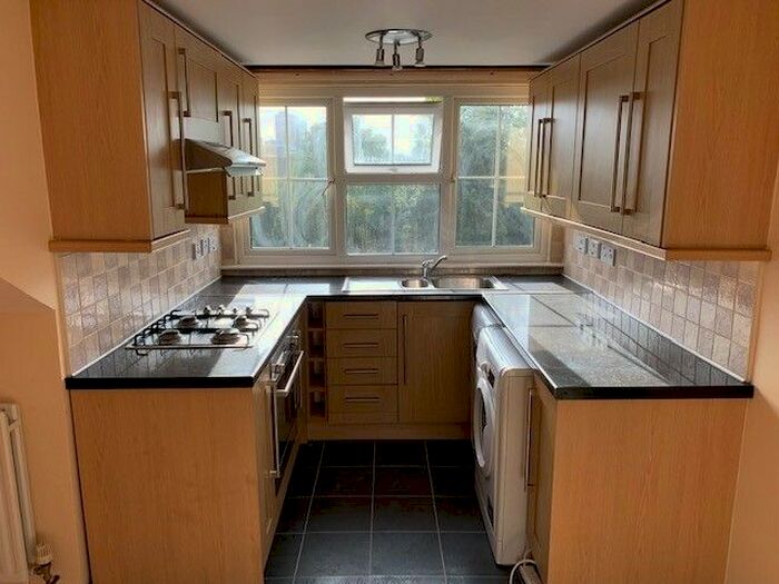 1 Bedroom Flat To Rent In Dunheved Road North, Thornton Heath, CR7