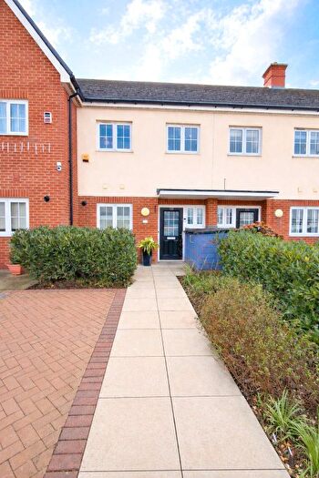 2 Bedroom Terraced House For Sale In Long Furlong Drive, Slough, Berkshire, SL2