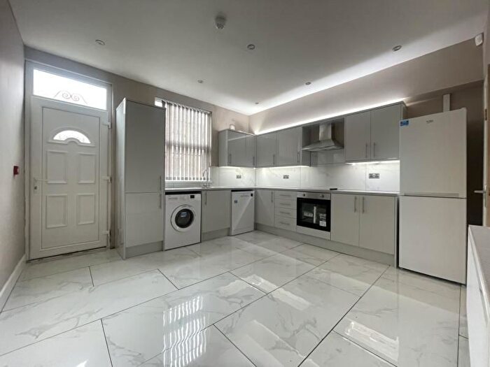 4 Bedroom Terraced House To Rent In Thornville Street, Leeds, LS6